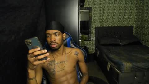 kofi online show from December 3, 8:29 pm