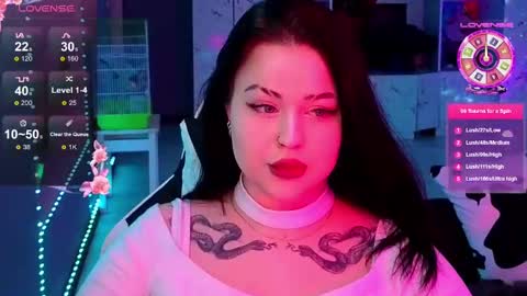 Mia online show from December 7, 10:06 pm