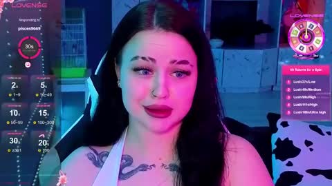 Mia online show from December 19, 8:02 pm