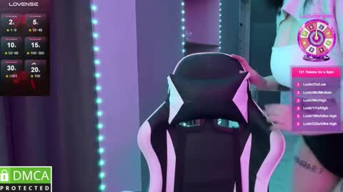 Mia online show from January 29, 9:17 pm