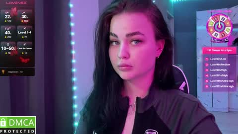 Mia online show from February 6, 7:51 pm