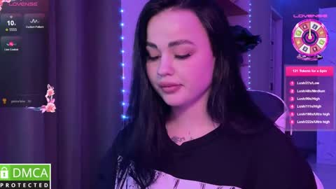 Mia online show from March 5, 8:00 pm