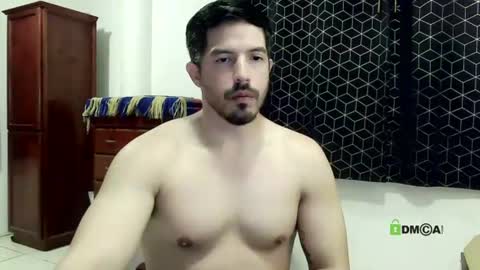 kolombianox online show from June 17, 3:53 am