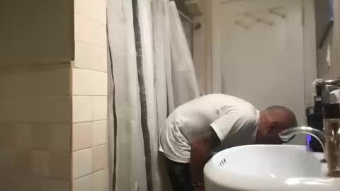 Snapshot of koma_kock_boi chatting on October 14, 1:50 am koma_kock_boi online show from October 14, 1:50 am