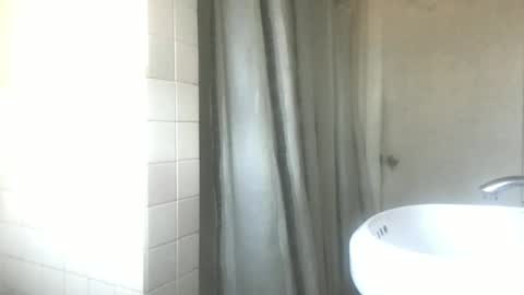 Snapshot of koma_kock_boi chatting on October 21, 12:44 am koma_kock_boi online show from October 21, 12:44 am