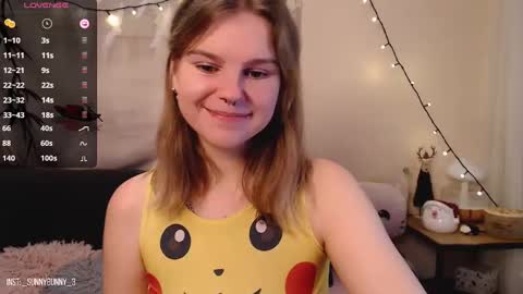 Snapshot of komorebbi chatting on December 18, 9:29 pm Marta online show from December 18, 9:29 pm