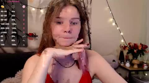 Snapshot of komorebbi chatting on January 16, 11:06 pm Marta online show from January 16, 11:06 pm