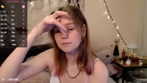 Snapshot of komorebbi chatting on January 25, 11:22 pm Marta online show from January 25, 11:22 pm