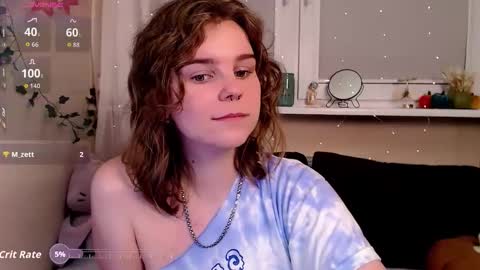 Snapshot of komorebbi chatting on October 25, 9:42 pm Marta online show from October 25, 9:42 pm