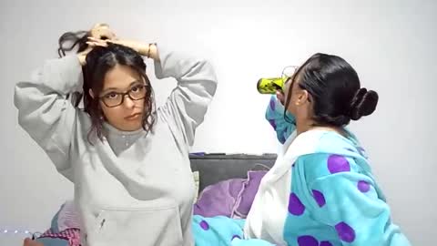 Konny and Laila online show from June 11, 3:59 am
