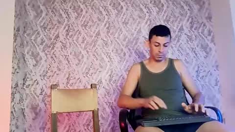 Snapshot of kopular chatting on March 10, 9:21 am Diego y Edgar online show from March 10, 9:21 am