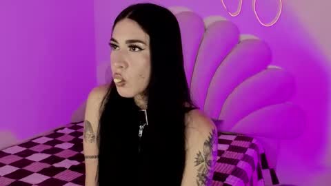 Snapshot of korolovaa chatting on May 28, 12:19 am korolova online show from May 28, 12:19 am