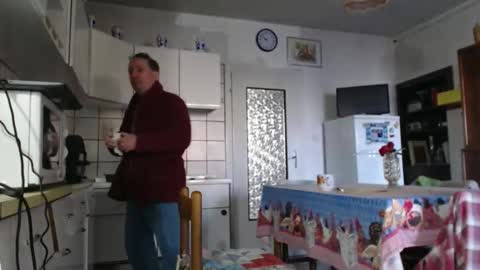 Snapshot of kosak99 chatting on December 14, 8:52 am kosak99 online show from December 14, 8:52 am