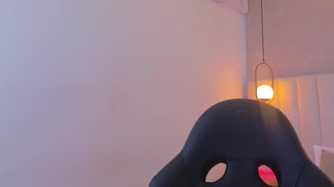 K O S M I C online show from February 6, 1:36 pm