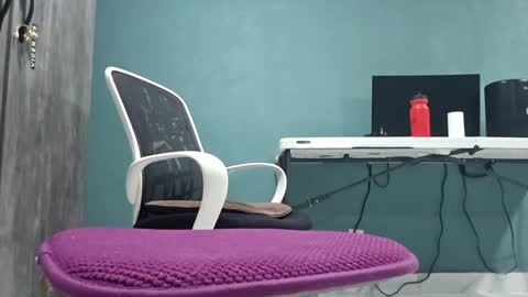 Koto Bombon online show from February 18, 11:55 pm