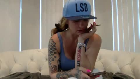 Snapshot of koyoteej chatting on January 27, 9:55 pm koyoteej online show from January 27, 9:55 pm