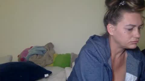 Snapshot of koyoteej chatting on March 3, 2:37 pm koyoteej online show from March 3, 2:37 pm