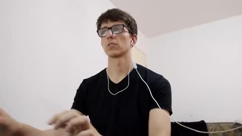 Snapshot of kpo10 chatting on December 15, 1:54 pm Facu online show from December 15, 1:54 pm