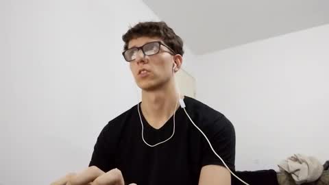 Snapshot of kpo10 chatting on December 23, 8:33 am Facu online show from December 23, 8:33 am