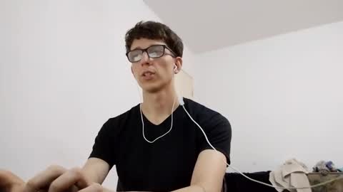 Snapshot of kpo10 chatting on December 25, 4:43 pm Facu online show from December 25, 4:43 pm