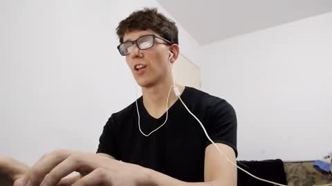 Snapshot of kpo10 chatting on December 30, 10:01 pm Facu online show from December 30, 10:01 pm