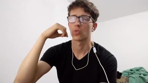 Snapshot of kpo10 chatting on February 26, 7:31 am Facu online show from February 26, 7:31 am