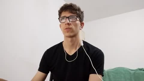 Snapshot of kpo10 chatting on February 27, 10:15 am Facu online show from February 27, 10:15 am