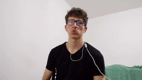 Snapshot of kpo10 chatting on February 27, 1:17 pm Facu online show from February 27, 1:17 pm