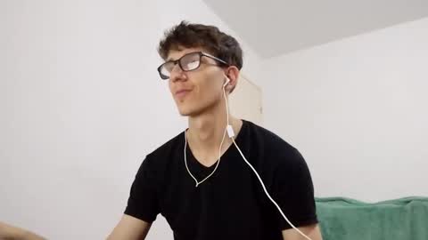 Snapshot of kpo10 chatting on March 8, 12:09 pm Facu online show from March 8, 12:09 pm