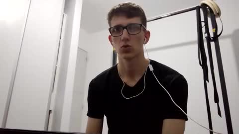 Snapshot of kpo10 chatting on December 18, 8:20 am Facu online show from December 18, 8:20 am