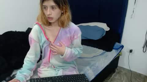 Snapshot of kratos_and_afrodita chatting on October 23, 4:12 am kratos_and_afrodita online show from October 23, 4:12 am