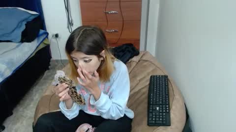 Snapshot of kratos_and_afrodita chatting on November 7, 2:55 am kratos_and_afrodita online show from November 7, 2:55 am