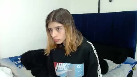 Snapshot of kratos_and_afrodita chatting on November 9, 7:23 pm kratos_and_afrodita online show from November 9, 7:23 pm