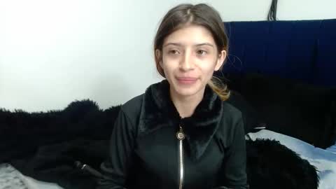 Snapshot of kratos_and_afrodita chatting on December 14, 1:11 am kratos_and_afrodita online show from December 14, 1:11 am