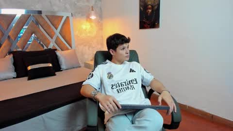 Snapshot of kraven_lust chatting on September 24, 3:10 am Kraven online show from September 24, 3:10 am