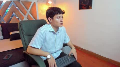 Snapshot of kraven_lust chatting on September 25, 3:10 am Kraven online show from September 25, 3:10 am