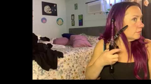 Snapshot of kreamyk420 chatting on February 7, 6:22 pm kreamyk420 online show from February 7, 6:22 pm