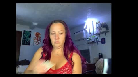 Snapshot of kreamyk420 chatting on February 10, 2:21 pm kreamyk420 online show from February 10, 2:21 pm