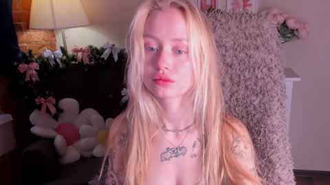 kris_grant online show from December 21, 10:33 am