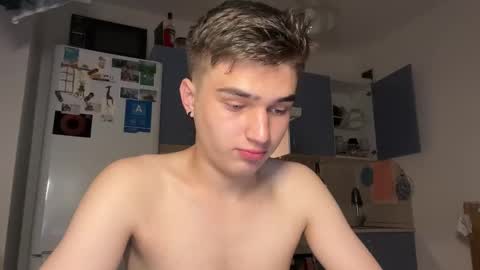 Snapshot of kris_robinson chatting on September 12, 12:44 am Kris online show from September 12, 12:44 am