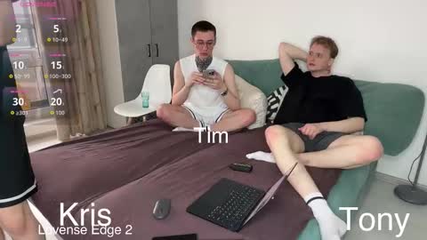 Snapshot of kris_robinson chatting on February 26, 7:51 am Kris online show from February 26, 7:51 am