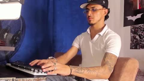 Kriss online show from October 14, 12:22 am