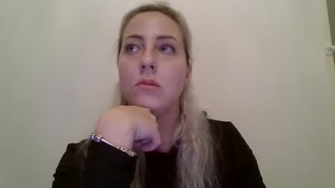 Snapshot of kriss_grace chatting on October 9, 5:44 pm Grace online show from October 9, 5:44 pm