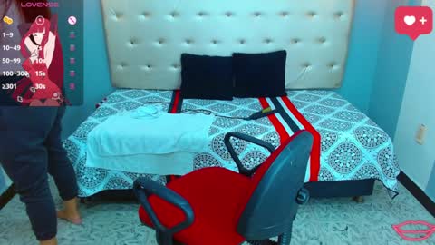 krissone online show from February 5, 6:37 pm