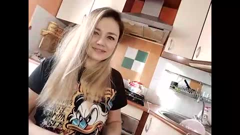 Snapshot of krisssexi chatting on January 12, 7:32 am KrissSexi online show from January 12, 7:32 am