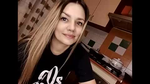 Snapshot of krisssexi chatting on January 27, 12:33 am KrissSexi online show from January 27, 12:33 am