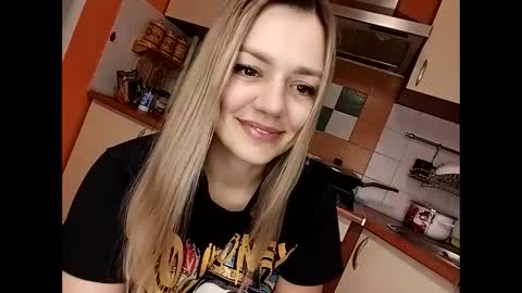 Snapshot of krisssexi chatting on February 9, 12:28 am KrissSexi online show from February 9, 12:28 am