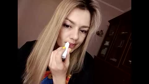 Snapshot of krisssexi chatting on February 27, 5:34 am KrissSexi online show from February 27, 5:34 am