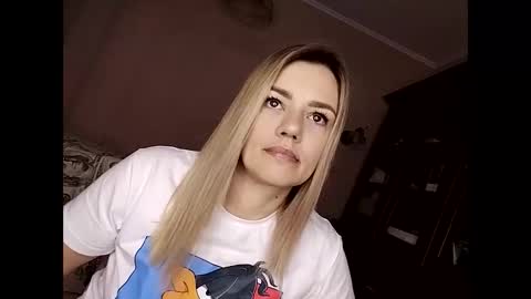 Snapshot of krisssexi chatting on March 5, 5:50 am KrissSexi online show from March 5, 5:50 am