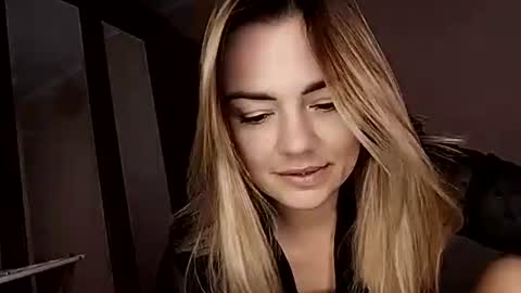 Snapshot of krisssexi chatting on October 16, 5:41 am KrissSexi online show from October 16, 5:41 am